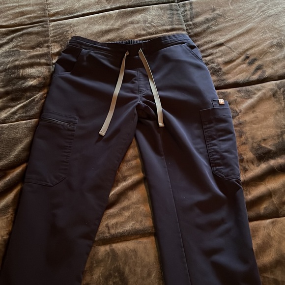 Figs Yola Scrub Pants - Picture 2 of 3